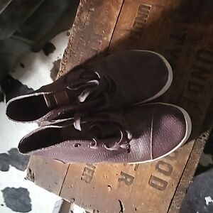 Burgundy maroon snakeskin toms hightops